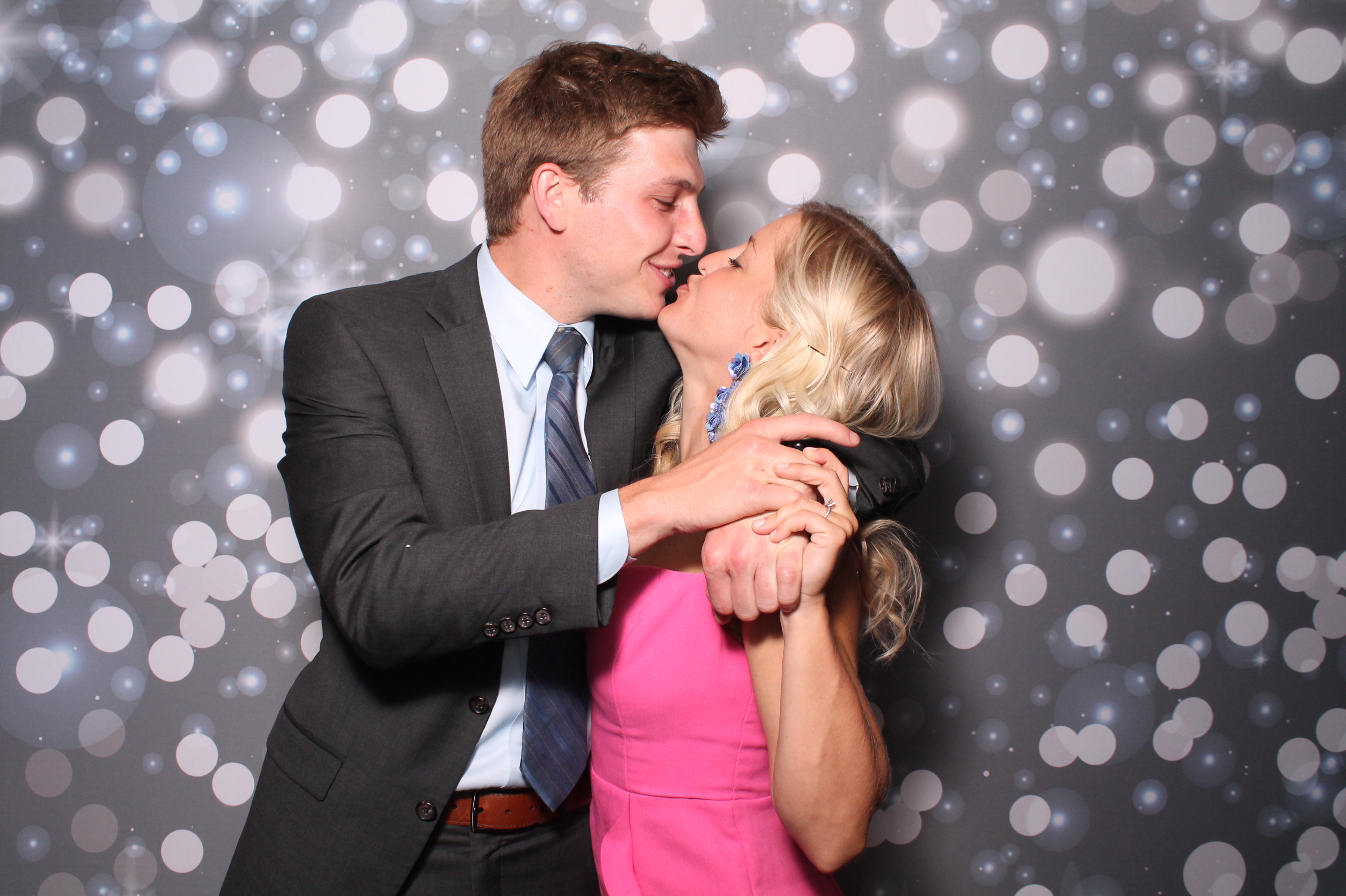 McKenzie Roedig at the Madison | View more photos from the event at gallery.photoboothcincy.com/u/PhotoBoothCincy/McKenzie-Roedig-at-the-Madison